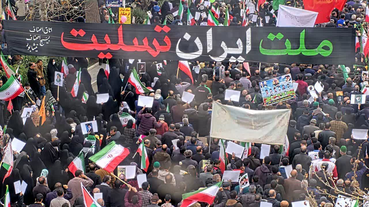 #همه_آمدند  💠خروش مردم همیشه در صحنه و انقلابی نیشابور در روز قدس  در آخرین جمعه ماه مبارک رمضان و همزمان با روز جهانی قدس، حماسه ای دیگر از حضور و همدلی ملت ایران در سراسر کشور رقم خورد.  مردم روزه دار و همیشه در صحنه نیشابور نیز با مشت های گره کرده و قدم هایی استوار، در راهپیمایی باشکوه این روز حضور یافتند.