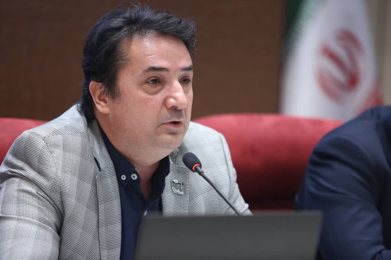 🔸️نحوه فعالیت دستگاه‌های اجرایی در خراسان رضوی بر اساس روال قبل خواهد بود  🔹احسان گرایلی، سرپرست اداره کل روابط‌عمومی استانداری خراسان رضوی:  🔹بعد از نیمه فروردین 1405 هم بر اساس اطلاعیه‌‌های سابق فعالیت دستگاه‌های دولتی بدون هیچ‌گونه وقفه و با حضور ۵۰ درصد کارکنان با نظر مدیر دستگاه استانی انجام می‌شود.   🔹تا صدور اطلاعیه جدید از سوی دبیرخانه شورای اداری استان، پنجشنبه‌ها همچنان تعطیل خواهد بود.   🔹اگر تصمیم تازه‌ای گرفته شود، اطلاعیه جدید صادر خواهیم کرد.