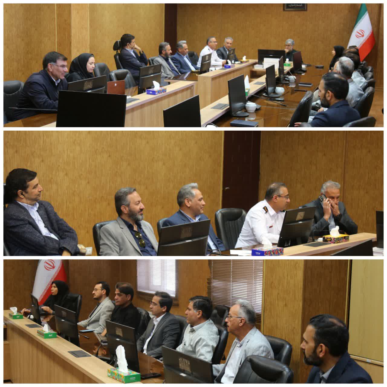 💠 برگزاری سومین جلسه ستاد مدیریت بحران در سال جاری و اجرای مانور میزی در شهرداری نیشابور  جلسه ستاد مدیریت بحران شهرداری نیشابور با هدف بررسی میزان آمادگی واحد های مختلف شهرداری و هماهنگی در مواجهه با شرایط بحرانی برگزار شد. در ادامه این نشست، مانور میزی با سناریوی مدیریت بحران برگزار و روند تصمیم‌گیری، هماهنگی بین واحدهای مرتبط و نحوه واکنش در شرایط اضطراری مورد بررسی قرار گرفت.