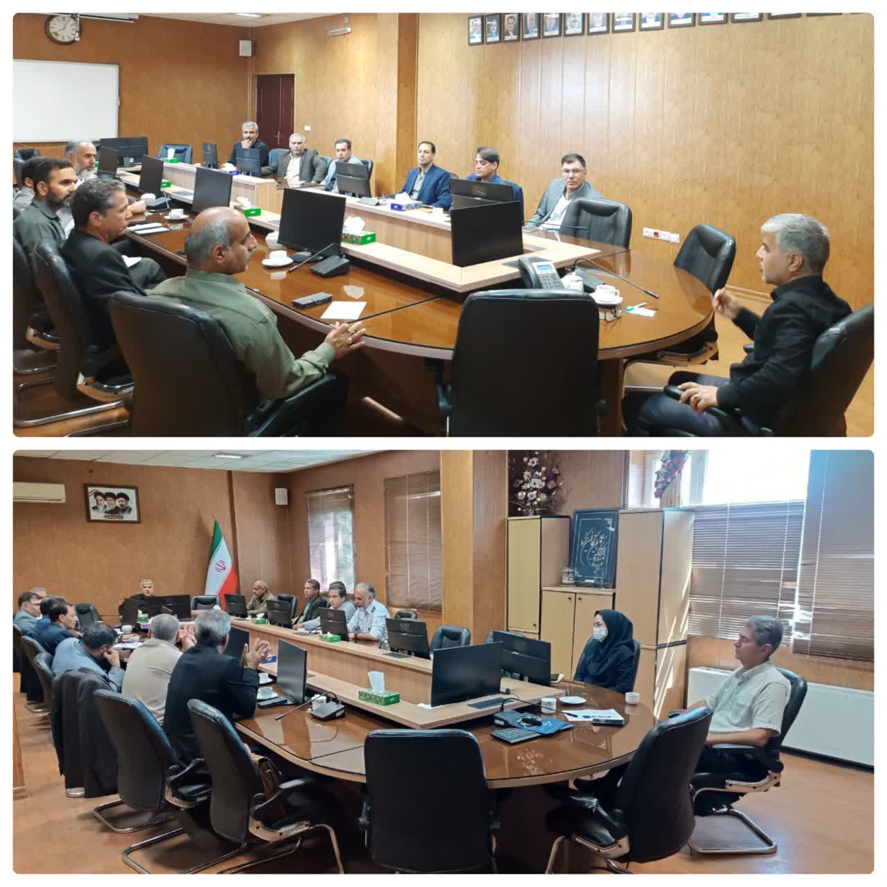 💠آمادگی کامل شهرداری نیشابور برای میزبانی از سوگواران و زائران مراسم تشییع پیکر قائد شهید امت  در آستانه برگزاری مراسم تشییع پیکر «قائد شهید امت»، شهرداری نیشابور با تشکیل ستاد اجرایی ویژه و بسیج تمامی ظرفیت‌های عملیاتی، فضای شهری و محورهای مواصلاتی خود را برای پذیرایی از خیل عظیم سوگواران و زائرانی که عازم مشهد مقدس هستند، آماده کرده است.
