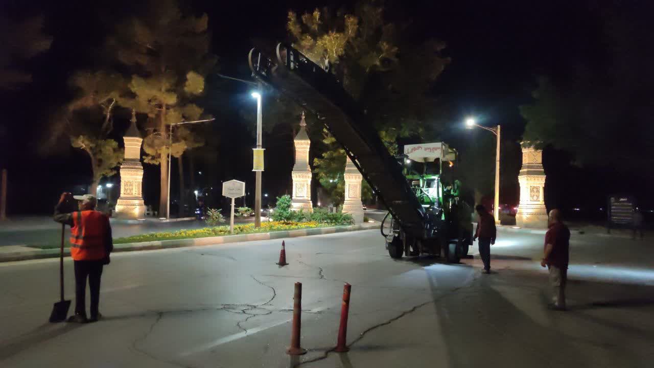 آغاز عملیات آسفالت‌تراشی بلوار خیام؛ آماده‌سازی محور گردشگری خیام و عطار نیشابور