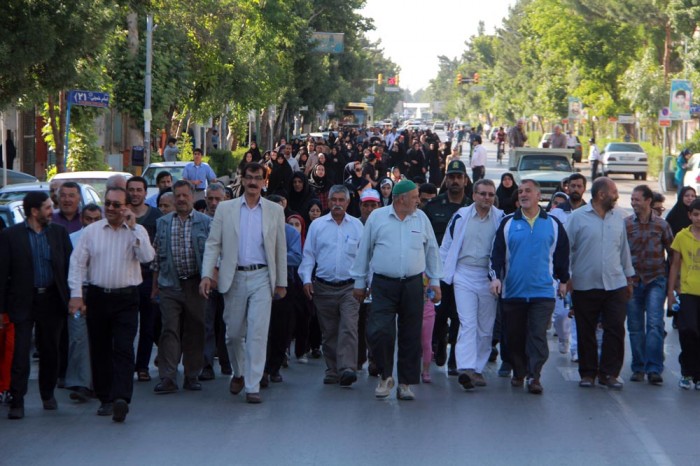 برگزاري همایش پیاده روی خانوادگی « سلسله الذهب » در نیشابور