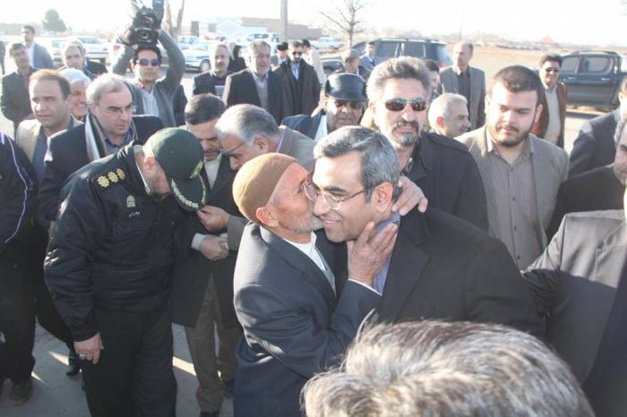 مراسم استقبال شهروندان نیشابوری و معارفه دکتر غلامحسین مظفری فرماندار جدید نیشابور برگزار شد